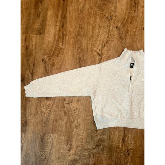 New Balance Quarter Zip - Picture 3 of 4